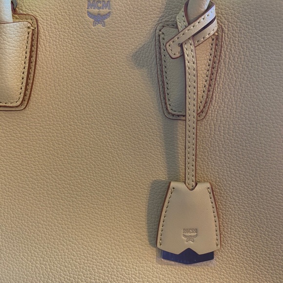 MCM MillA tote 👜 - Picture 2 of 6